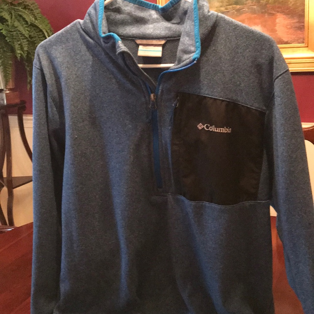 Size medium Columbia zip up pullover